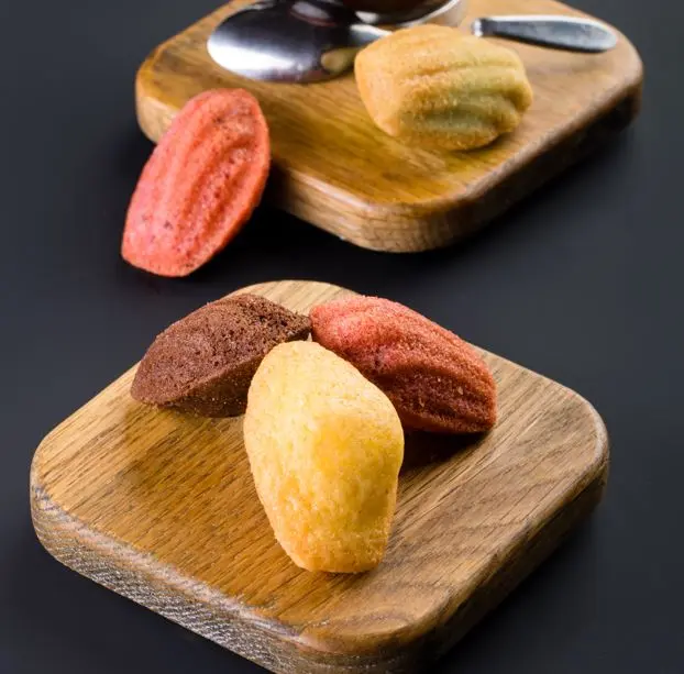 A picture of Assorted Mini Madeleines Pure Butter (Plain, Chocolate, Raspberry, Pistachio)