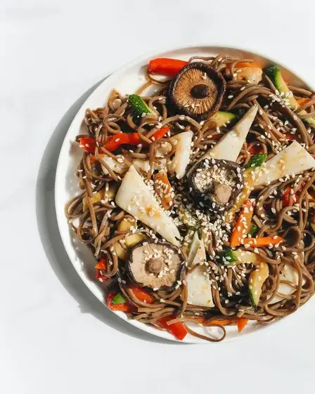 A picture of Fried Noodles with Mushrooms