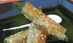 Crunchy aspargus roll & wasabi cream